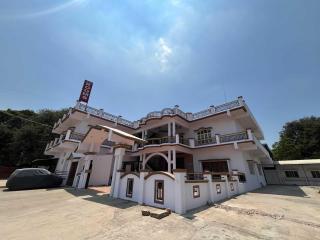 Sri Lakshmi Dev comfort - Shrīrangapattana - 1
