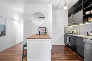 Trendy Teneriffe - 1Bed -1Bath - 1Car - Balconies - 6