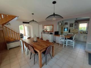 Maison villa avec piscine et spa, 8 à 10 personnes - LʼIsle-sur-la-Sorgue - 2