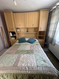 Stay with Anisia - Guestling - 7