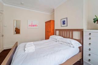 Convenient 4 Bed Homely Retreat in Wolverhampton - Wolverhampton - 8