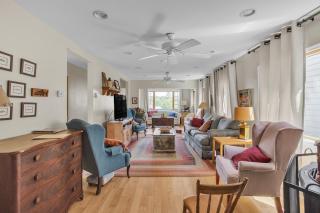 Home Port - Spacious Retreat in Prime Location home - Davis - 4