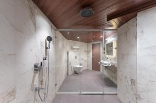 Clarks Inn Suites Hyderabad Airport - Hyderabad - 5