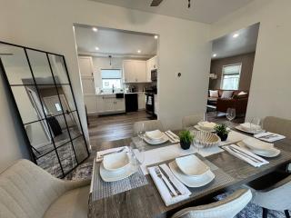 4 min walk to train, 40 min to NYC, Luxury Unit! - - 9