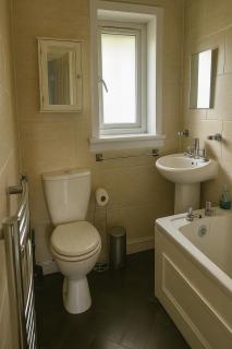 Cozy 2BR Flat Near City Centre Free Parking Fast Wifi - Edimburgo - 1
