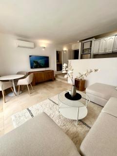 Elegant Apt close to the beach - 0