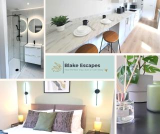 Beautiful, Modern Bright House With Parking, Fast WiFi, Sleeps 5 - 9