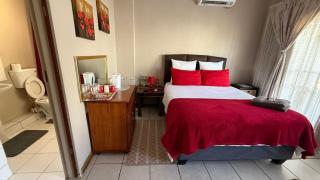 Mar-Zel Guesthouse - Fam Room - 1
