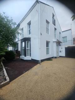 Chestnut Heritage,- Large & Cheerful 5 bedroom house with free parking - Liverpool - 0