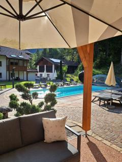Gästehaus Almrausch, Ferienanlage mit Pool - Nassereith - 4