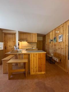 Wood Peak Apartment - - 9
