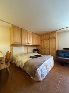 Wood Peak Apartment - - 0