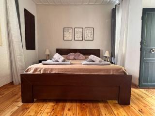 Pete's Guest House - Megara - 0