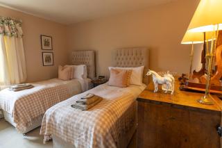 Belvoir Lodge - Sleeps 18 - Belvoir Castle - Redmile - 6