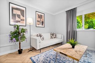 Luxury 2 Bedroom Apartment - Parking - Garden - Netflix 21E - Streetly - 1