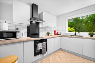 Luxury 2 Bedroom Apartment - Parking - Garden - Netflix 21E - Streetly - 7