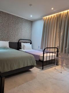 Gallery Hotel - 9