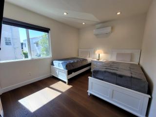 Newly built three bedroom close to Rodeo Drive Hollywood Downtown and Beaches Close to attractions - 7
