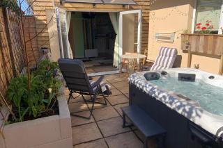 The Barn a seaside studio for one to two people in - South Hayling - 0