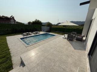 Villa Triya - - 2