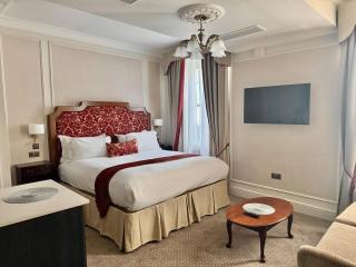 The Leonard Apartments - 5