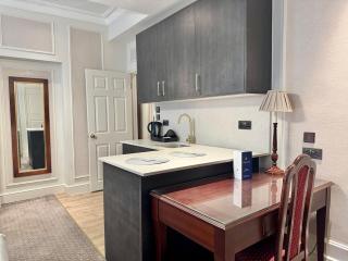 The Leonard Apartments - 7