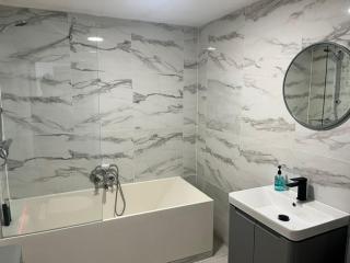 3 Bedroom Cardiff Bay Apartment - Cardiff - 8