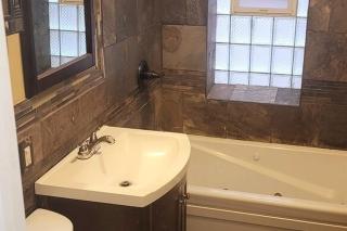 Gorgeous, Centrally Located, 420-Friendly Duplex with Jetted tub - Chicago - 4