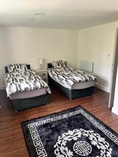 3 Bedroom Cardiff Bay Apartment - Cardiff - 2