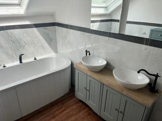 3 Bedroom Cardiff Bay Apartment - Cardiff - 1