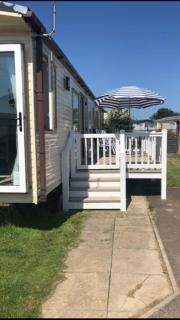 Great Caravan With Decking And Wi-Fi At Dovercourt Holiday Park Ref 44002F - Great Oakley - 9