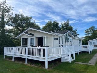 Beautiful Lodge At Manor Park In Norfolk Ref 23006Bu - Hunstanton - 0