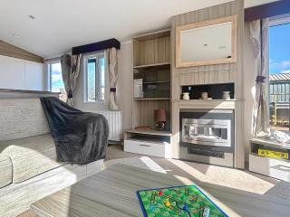 Stunning 6 Berth Caravan, Close To The Beach In Suffolk Ref 68067Cr - Lowestoft - 9