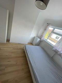Large room with bathroom - Moffat - 3
