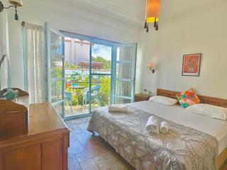 Dort Mevsim Alacati - Alaçatı - 9