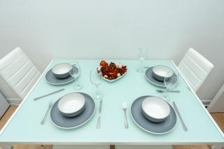 Open Mind Property - 9 Guests, 5 Beds & Free Parking - 3