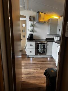 Lovely 4 Berth Caravan At Southview Holiday Park Ref 33001L - Skegness - 8