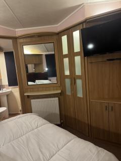 Lovely 4 Berth Caravan At Southview Holiday Park Ref 33001L - Skegness - 2