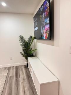 Cozy Corner - 1 bedroom suite - 15 mins from airport - Calgary - 8