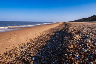 Cosy 6 Berth Caravan With Side Decking At Kessingland Beach, Suffolk Ref 90031Sv - 8