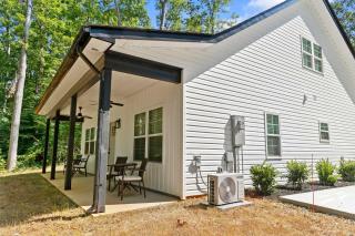Secluded 3BR Cabin Lake Access & Resort Perks - South Union - 5