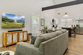 Secluded 3BR Cabin Lake Access & Resort Perks - South Union - 3