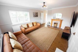 5 Bed House inc Parking, Fast WiFi, Pet Friendly - - 1