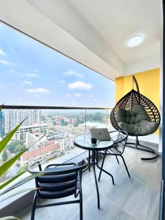 elegant luxurious three bedroom with swimming pool well equipped gym ample parking space and children playing ground and a relaxing rooftop with and amazing scenic city views - Nairobi - 3