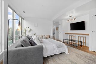 Downtown Vancouver Stay with City Views near Robson Square - Vancouver - 7