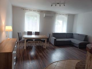 Apartament z kominkiem - Jugów - 3