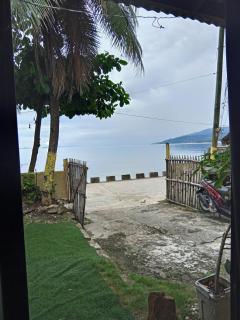 Oceanfront Guest House - Puerto Galera - 4