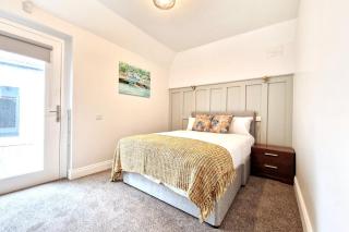Galway's Top Secret Property - Galway - 3