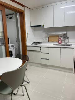Quiet and spacious 1-bedroom apt in Gangnam - Seoul - 1