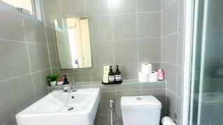 Great accommodation next to a shopping mall - 4